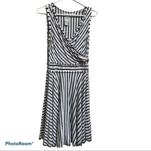 Max Studio  strike white black midi sleeveless dress Sz m